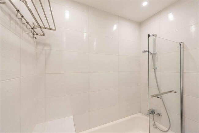 Building Photo - 3302 Catalina Dr