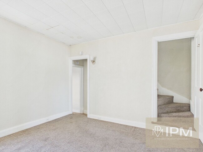 Building Photo - Charming 3 Bedroom, 1 Bath Home in York, Pa!