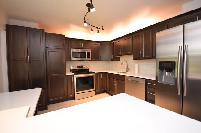 Building Photo - 501 SW 11th Pl