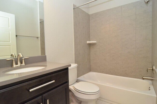 Building Photo - 2921 Bond Dr