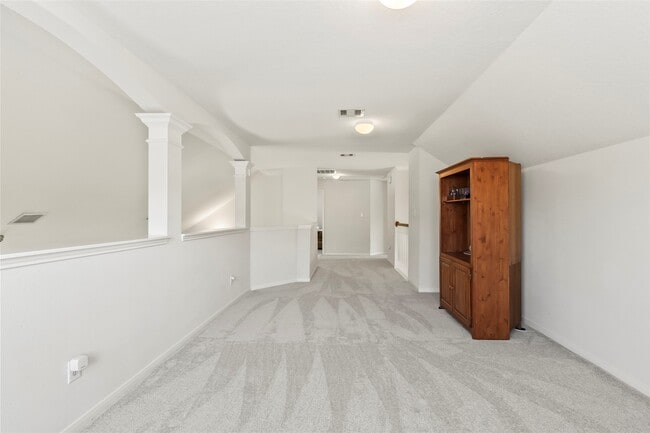 Building Photo - 427 Pinewood Ridge Dr