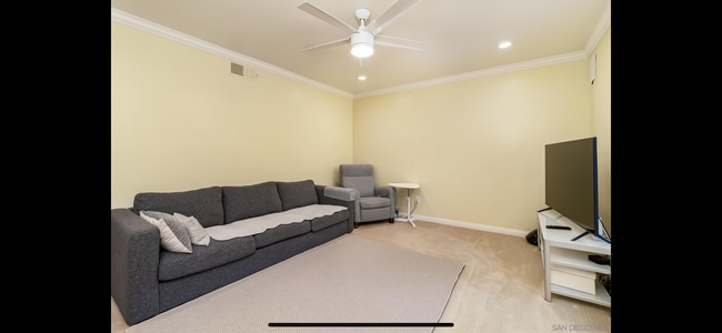 Building Photo - 15094 Avenida Venusto