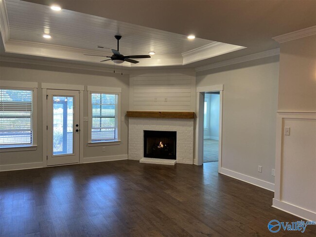 Building Photo - 440 Legend Oak Way SW