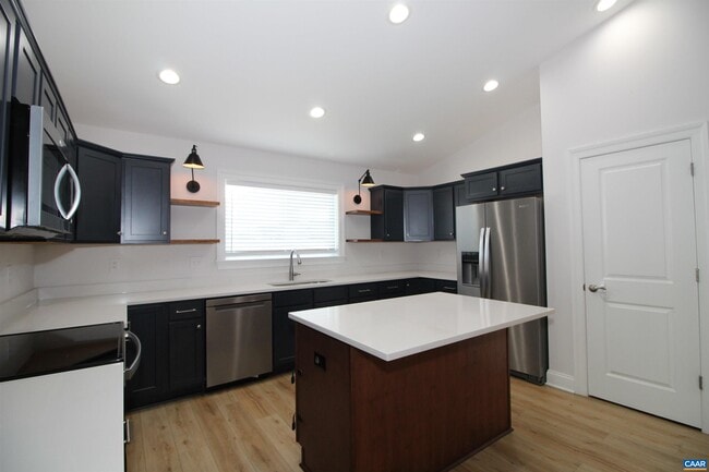Building Photo - 147 Langley Dr