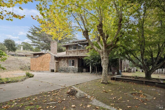 Building Photo - 5953 Shoreline Hwy