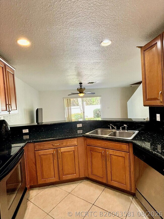 Building Photo - 22162 Majestic Woods Way