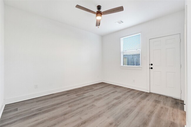 Building Photo - 4602 Indie Hts Ln