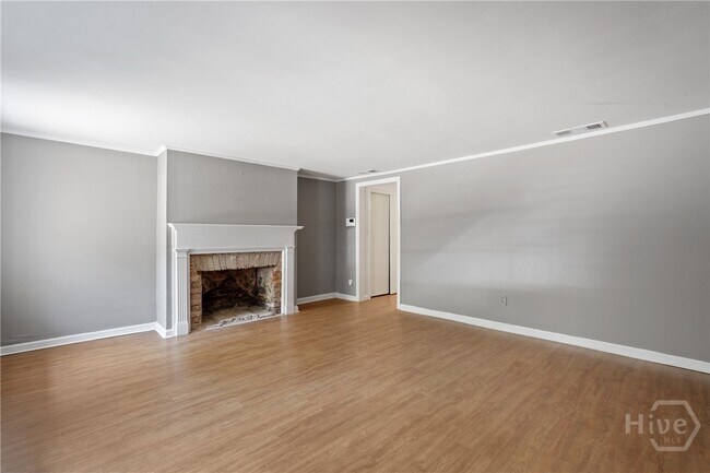 Building Photo - 207 E Charlton St
