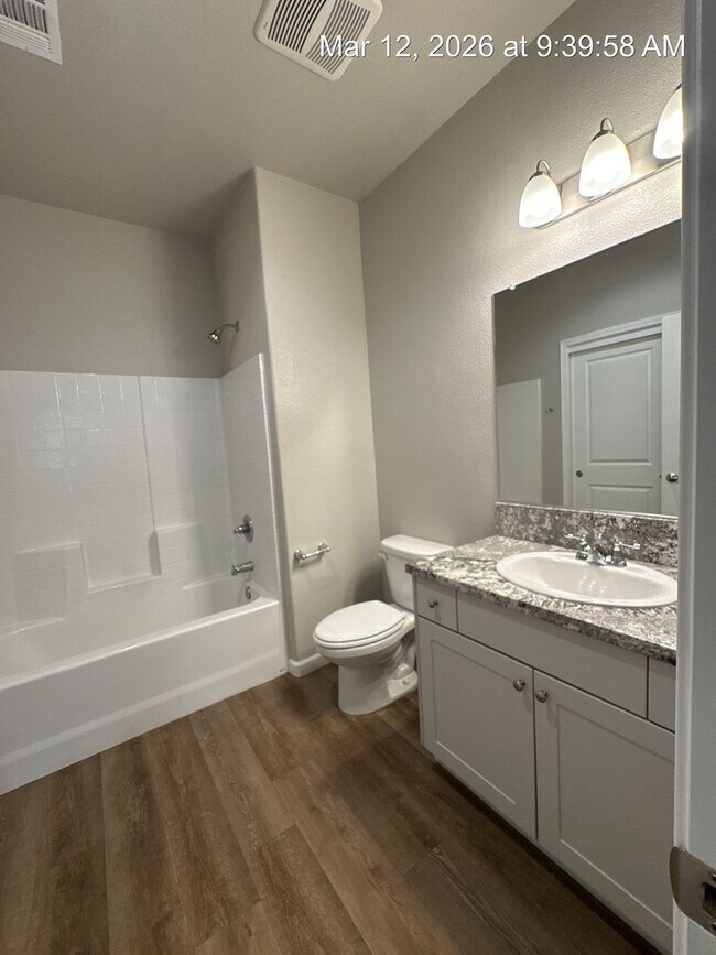 Building Photo - 4320