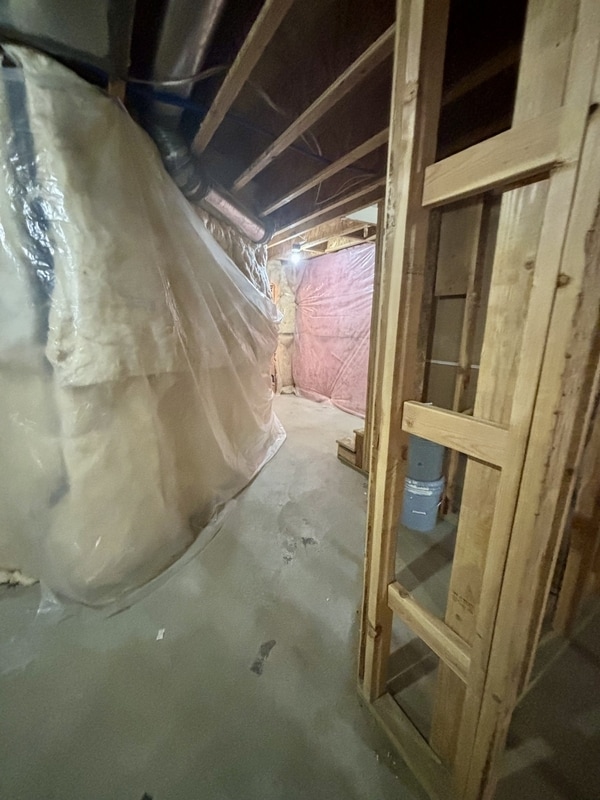 Building Photo - 215 1135 S