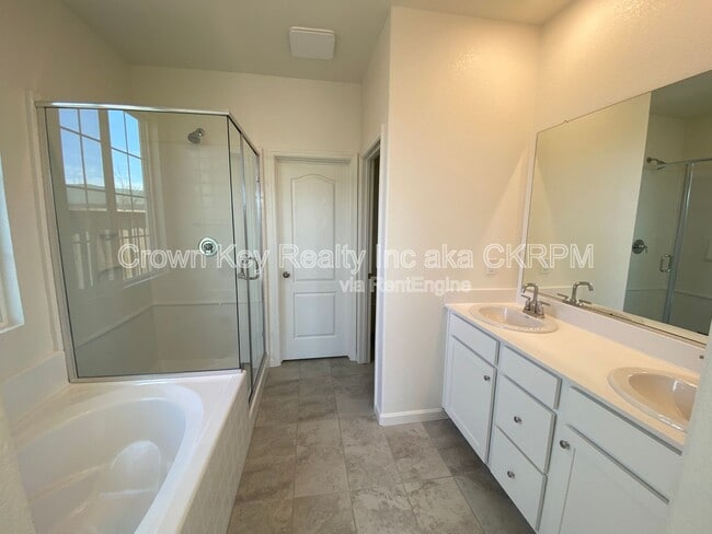 Building Photo - 2898 Tostalinda Dr