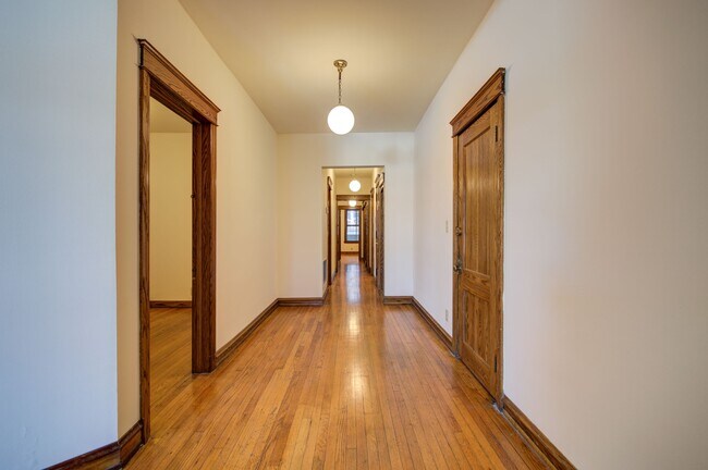 Building Photo - 845 W. Sheridan