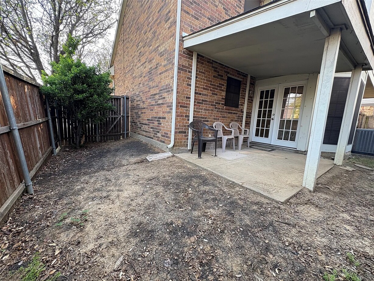 Building Photo - 500 Button Willow Ct