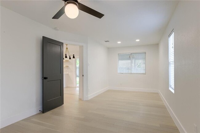 Building Photo - 7901 Seminary Ridge Dr