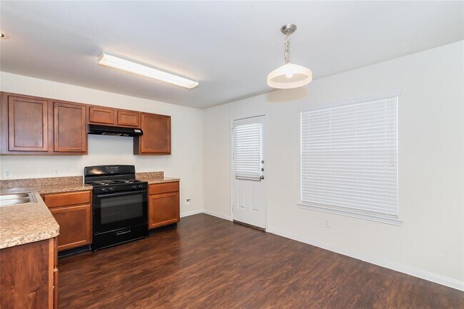 Building Photo - 2803 Junction Dr