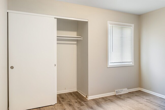 Building Photo - 4222 S 51st St