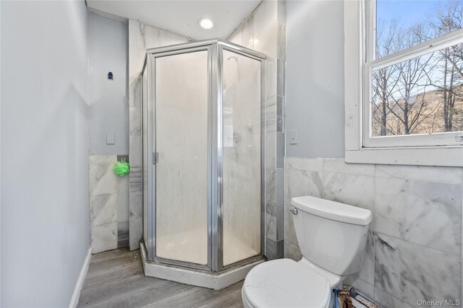 Building Photo - 996 Haverstraw Rd