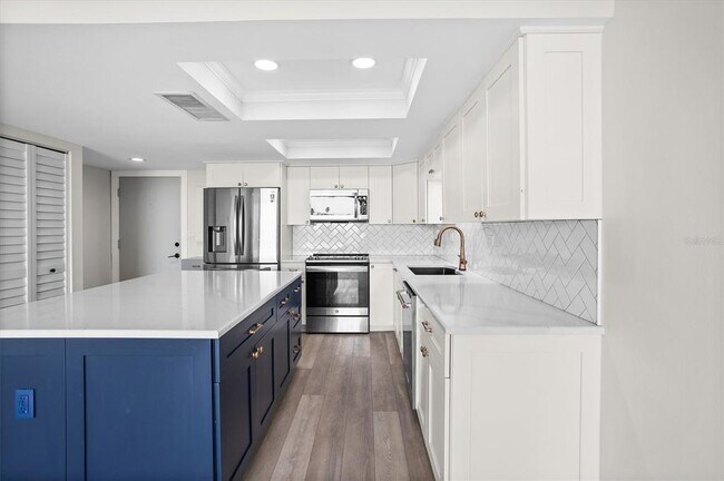 Building Photo - 450 Treasure Island Causeway