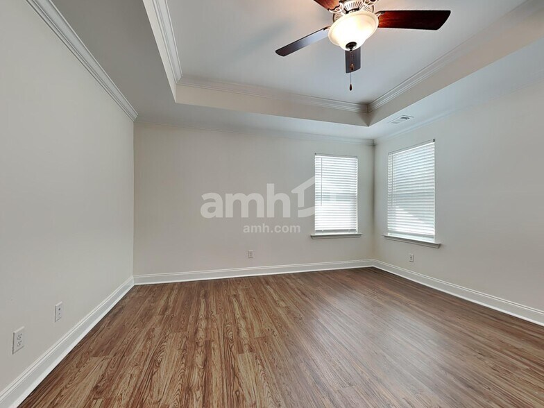Building Photo - 25 Crabapple Cir