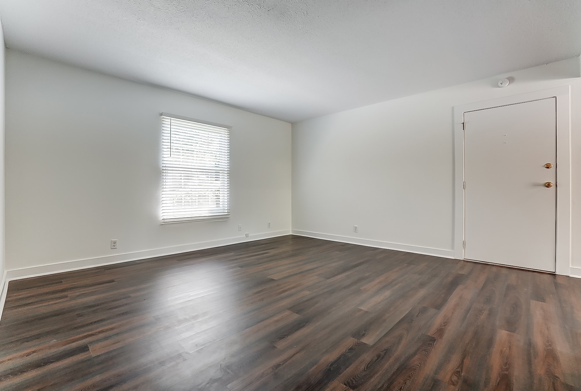 Building Photo - 2600 Park Rd