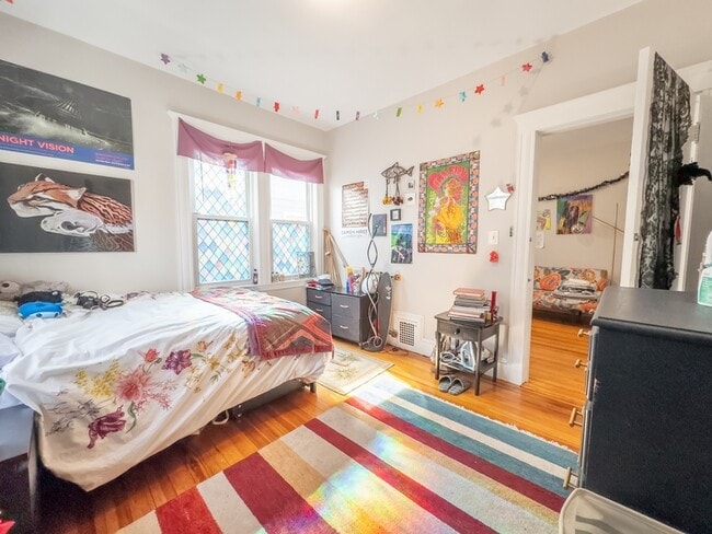 Building Photo - 70 Line St