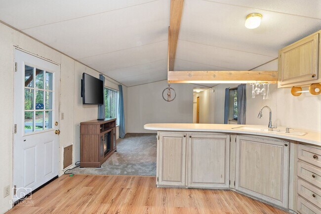 Building Photo - Waterfront 2-Bedroom Home with Scenic Views