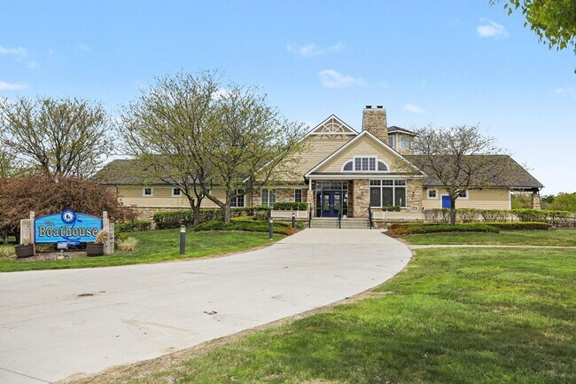 Building Photo - 24829 Reeds Pointe Dr