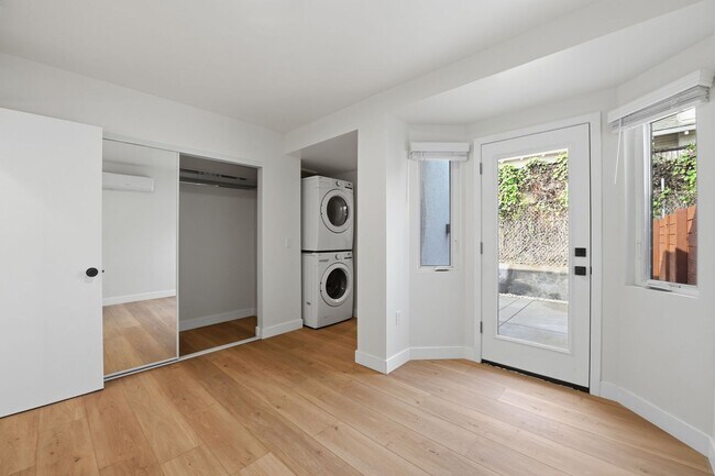 Building Photo - 2735 Broadway-3