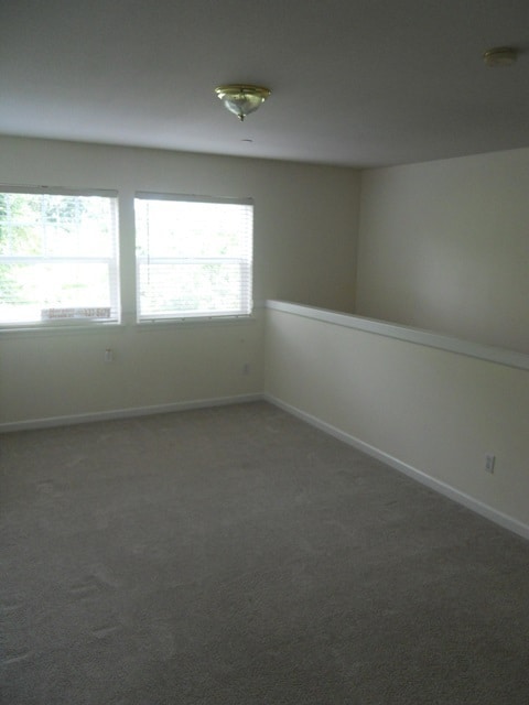 Building Photo - DUPONT! 3 BEDROOM 2.5 BATH CONDO WITH 2 CA...