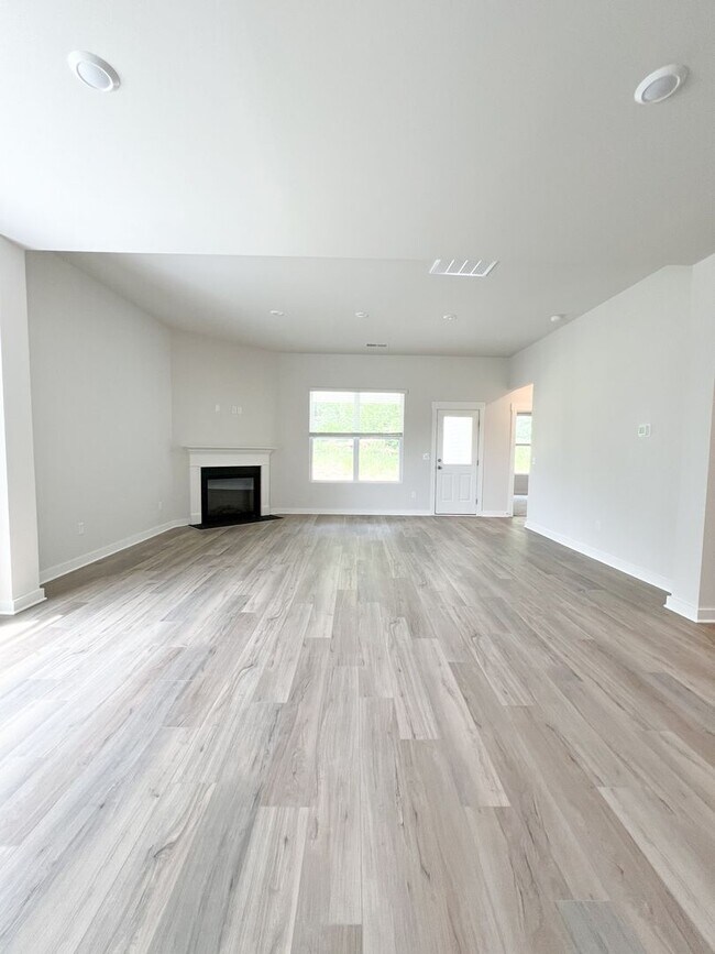 Building Photo - New Construction--Gorgeous and Move-In Ready!