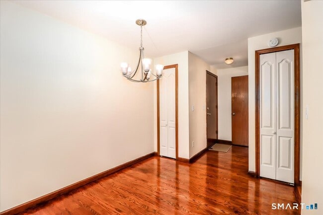 Building Photo - 62 Old Farms Ln