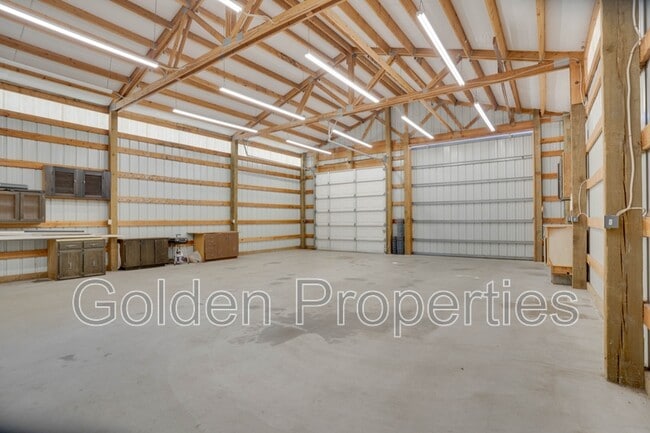 Building Photo - 1823 E Wilbur Ave