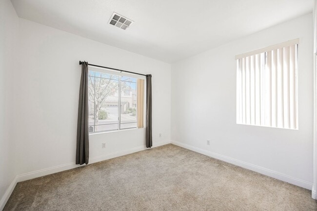 Building Photo - Welcome Home!  One Store Home