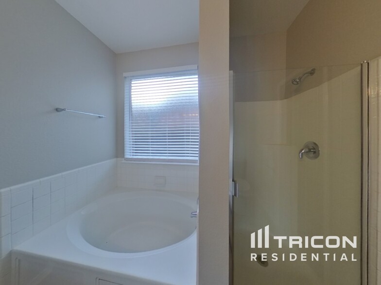 Building Photo - 5604 Nacona Dr