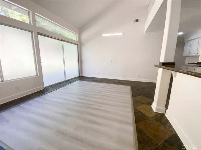 Building Photo - 3303 Deaver Dr