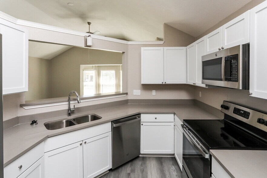 Building Photo - 1329 Planters Rd