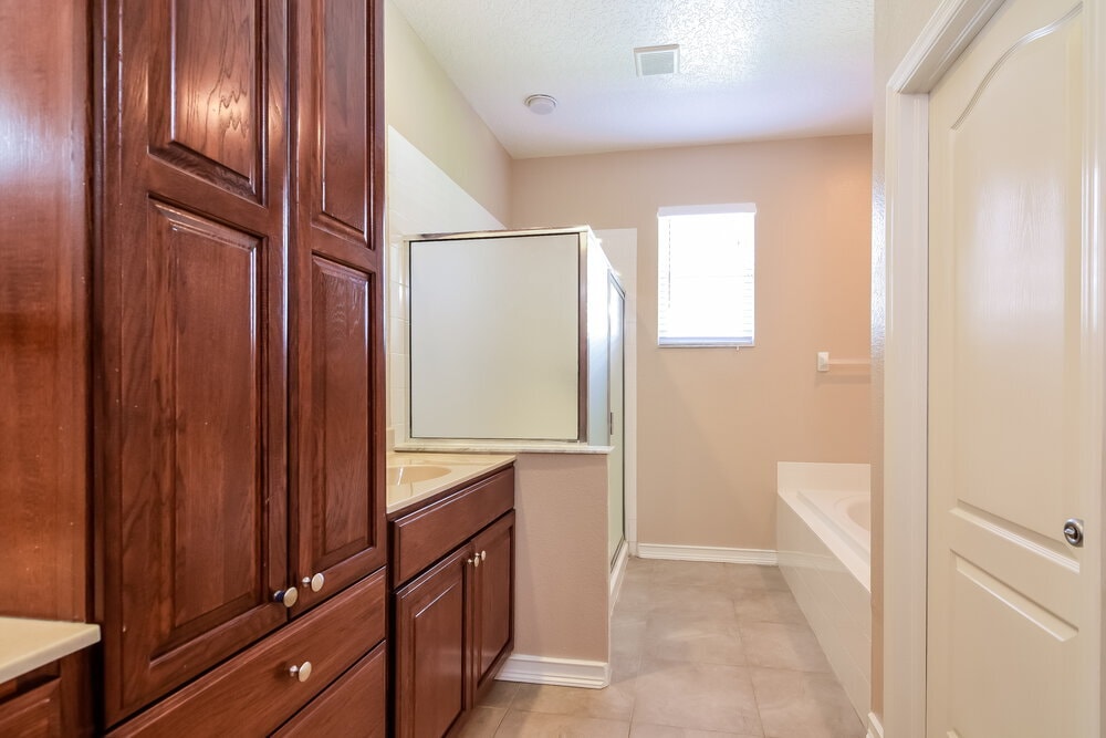 Building Photo - 5523 Terrain De Golf Dr