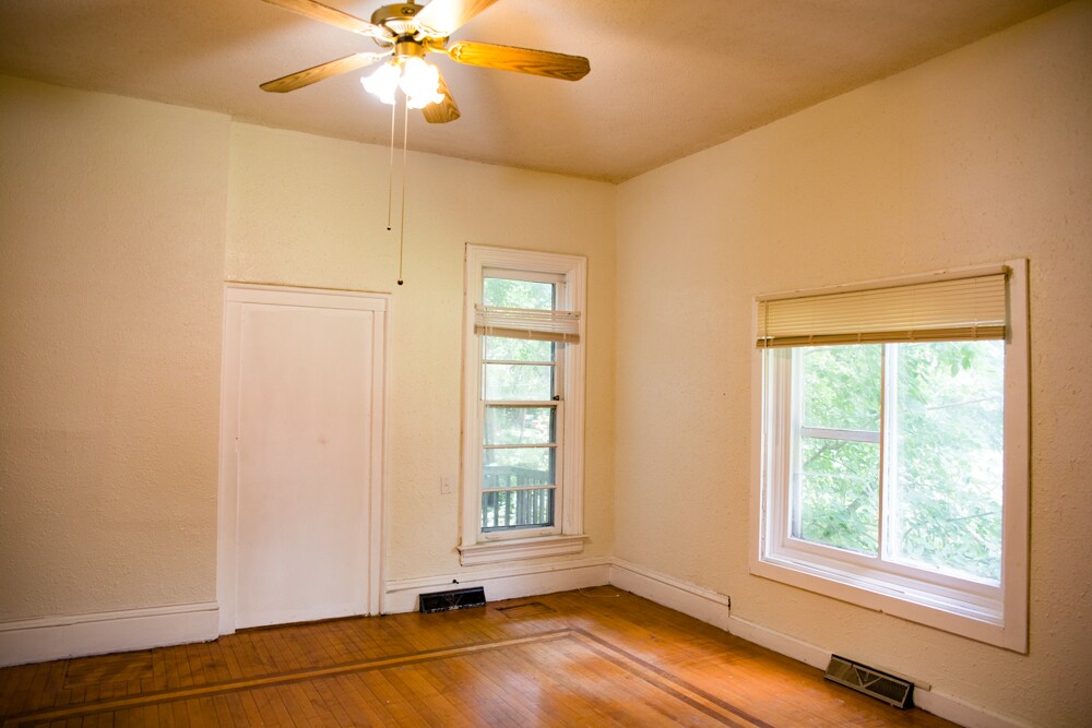 Building Photo - 2108 Talmage Ave SE