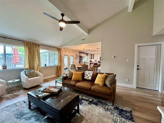 Building Photo - 2715 Alderwood Dr