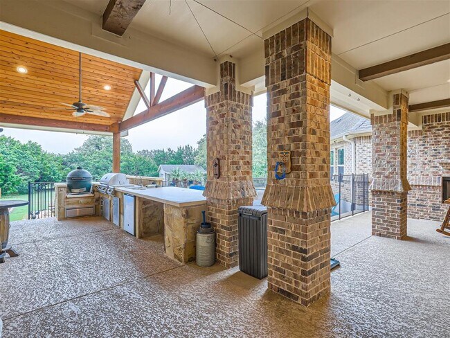 Building Photo - 205 Quarry Lake Estates Dr