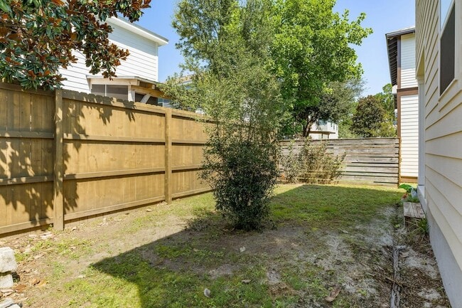 Building Photo - 163 Mosaic Oaks Cir