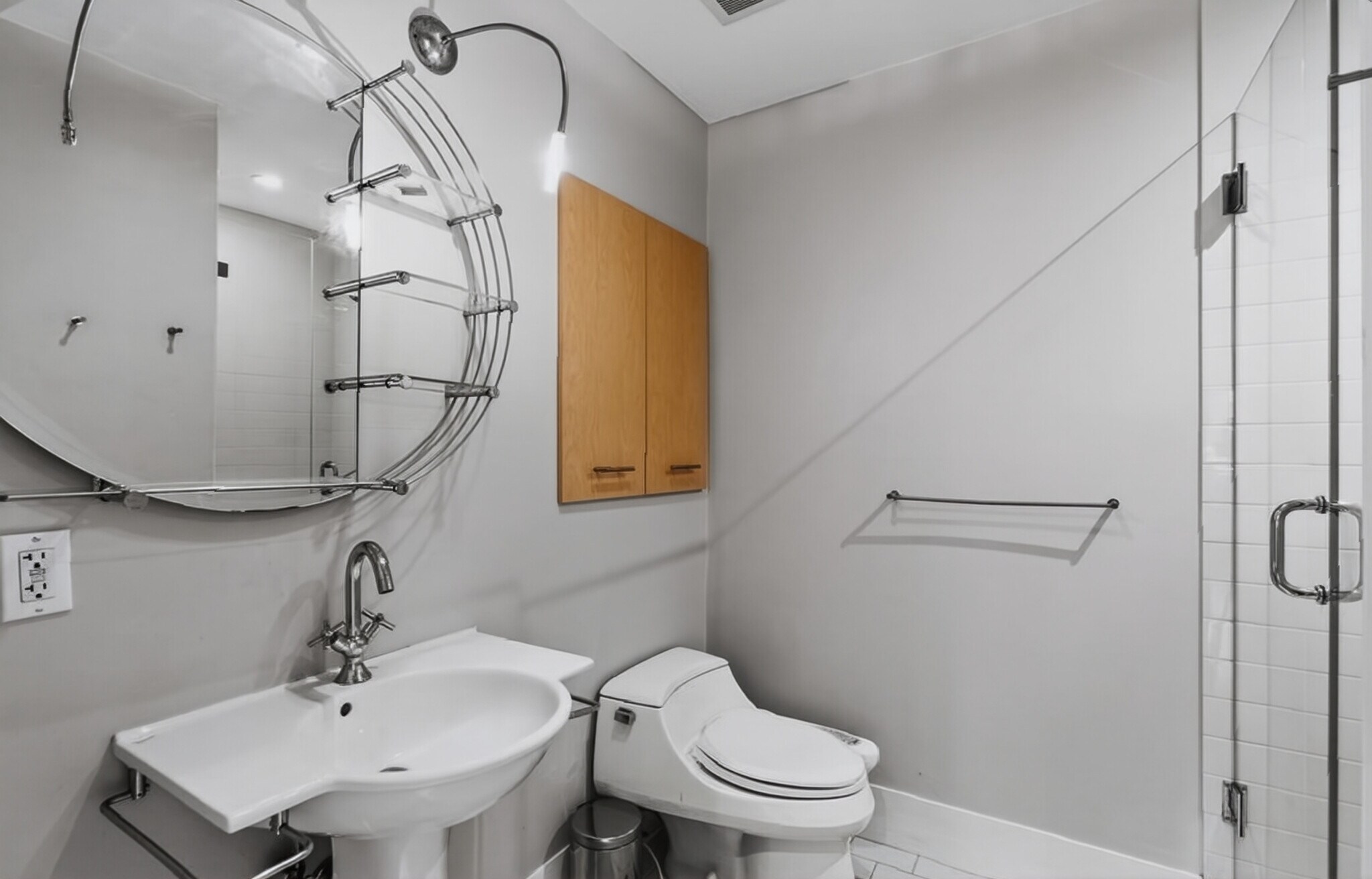 Building Photo - 15 Suban Pl