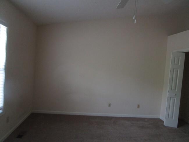 Building Photo - 640 Archdale Dr