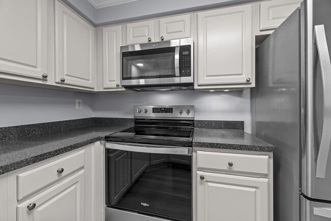 Building Photo - Ground level condo in Annapolis - Lake Heron