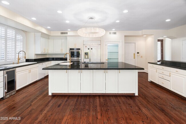 Building Photo - 5820 W Del Lago Cir