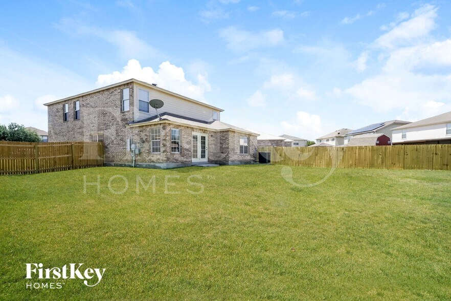 Building Photo - 4911 Viking Coral