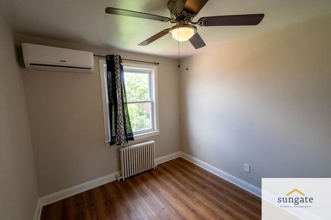Building Photo - 1410 Dartmouth Ave
