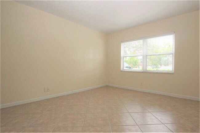 Building Photo - 4261 NW 110th Ave