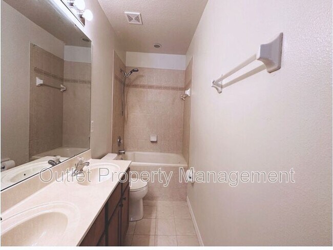Building Photo - 6114 Chapledale Dr