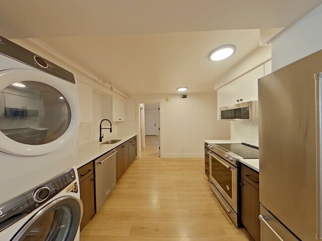 Building Photo - 685-695 East 16th Alley